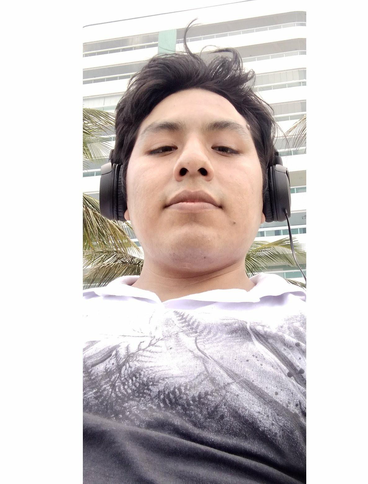 Juan C. Sumire Esquia