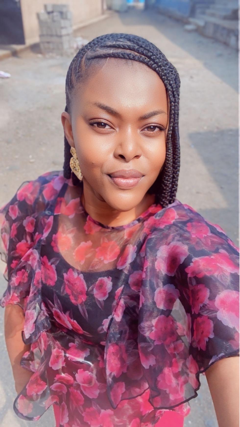 Azenui Nadine Mbi Ngechwi