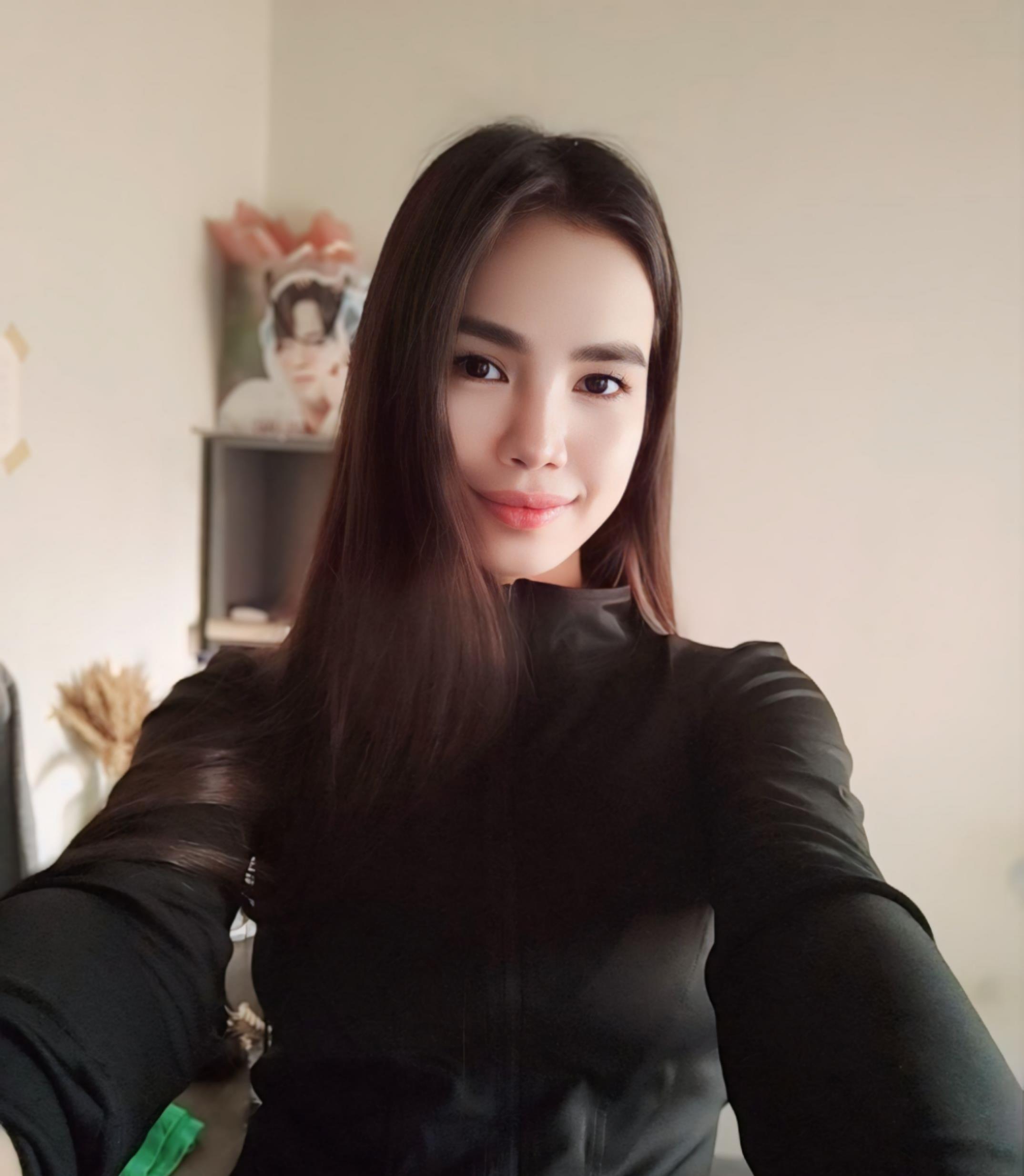 Norelei B. Teacher Lei.B