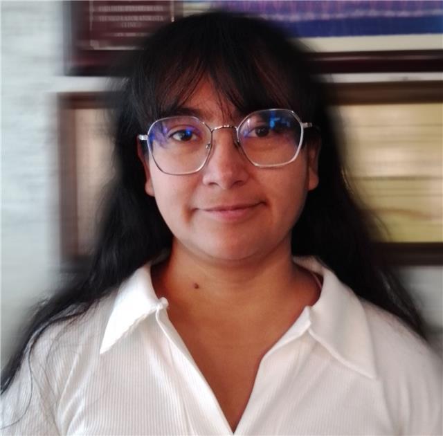 María L.