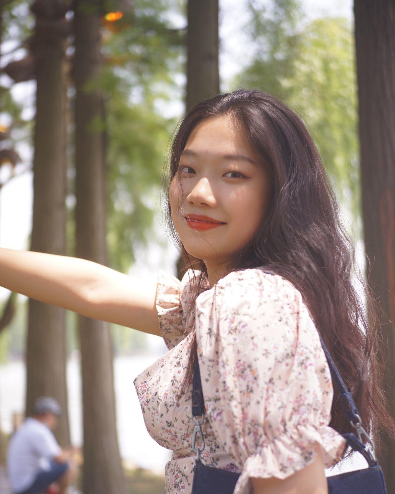Adela Zhang