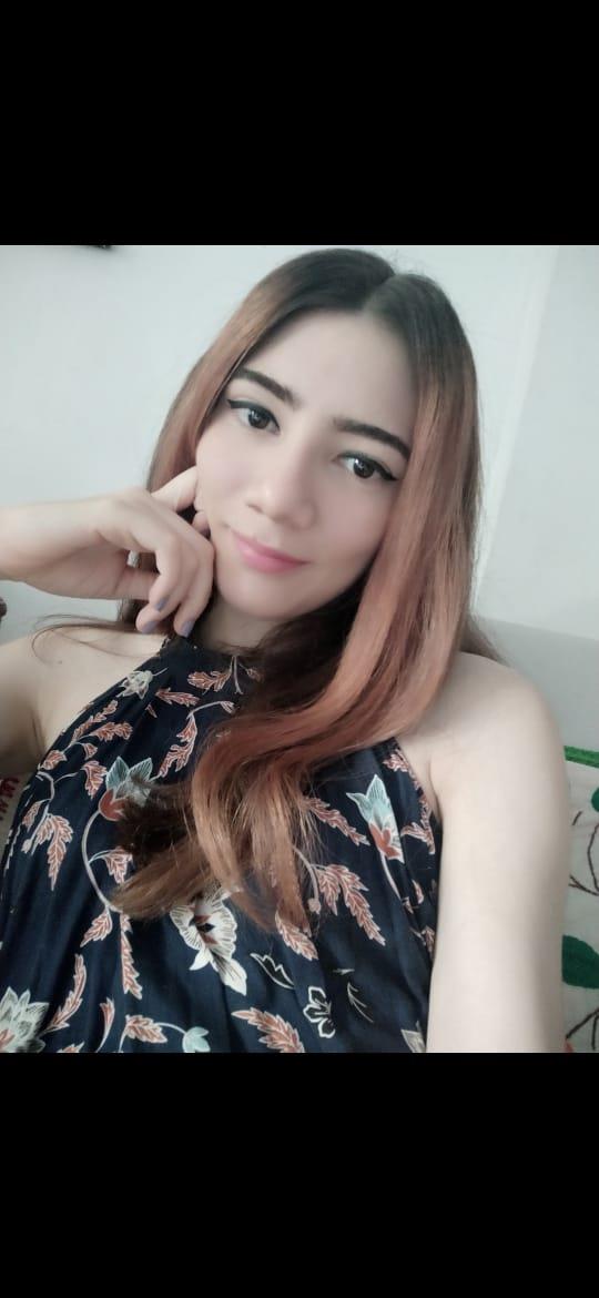 Roxana M.